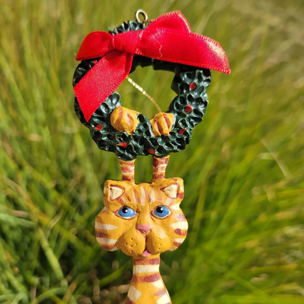 Kurt Adler Cat Hanging on Wreath Wooden Christmas Ornament ~ Cute! ~ FINAL PRICE